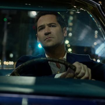 the lincoln lawyer manuel garcia rulfo as mickey haller in episode 210 of the lincoln lawyer cr courtesy of netflix © 2023